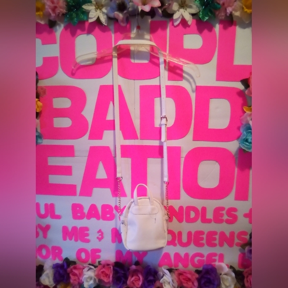 #264👉🏼🚨ALREADY GONE🚨 Women's/Teens Or Children's Purse 👜 - Picture 3 of 5